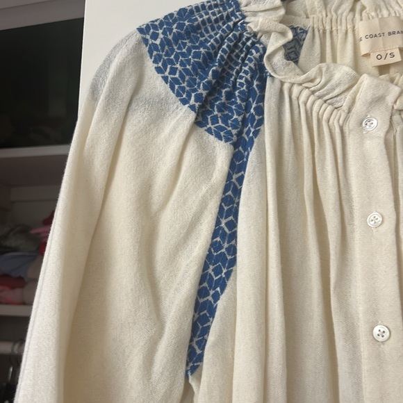 The Coast Brand Kentfield Top in Cream and Blue Embroidery. Like new! One Size. - Picture 3 of 5